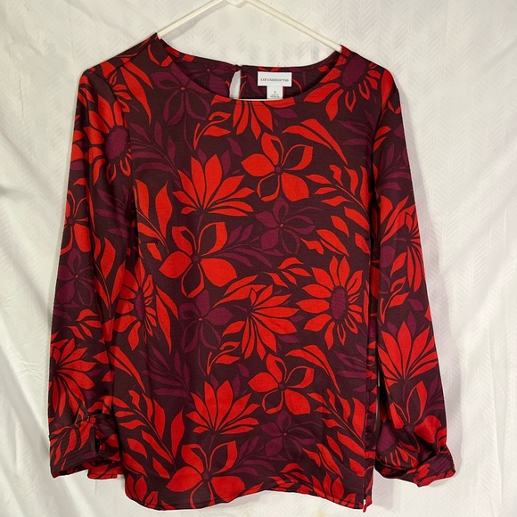 🆕. Liz Claiborne Red and Burgundy Floral Blouse. S run larger - Picture 2 of 6